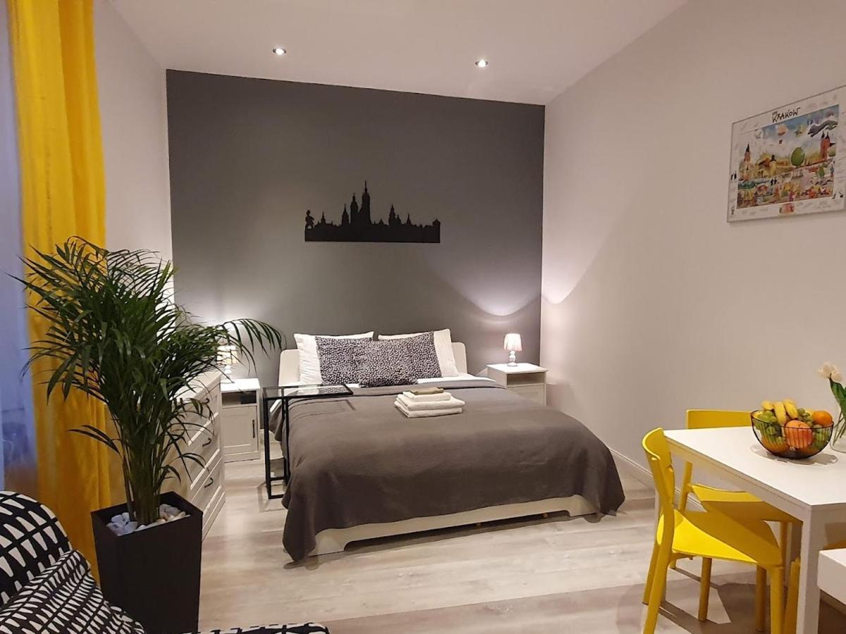 L-2 Center O&p Apartfamily Apartment *