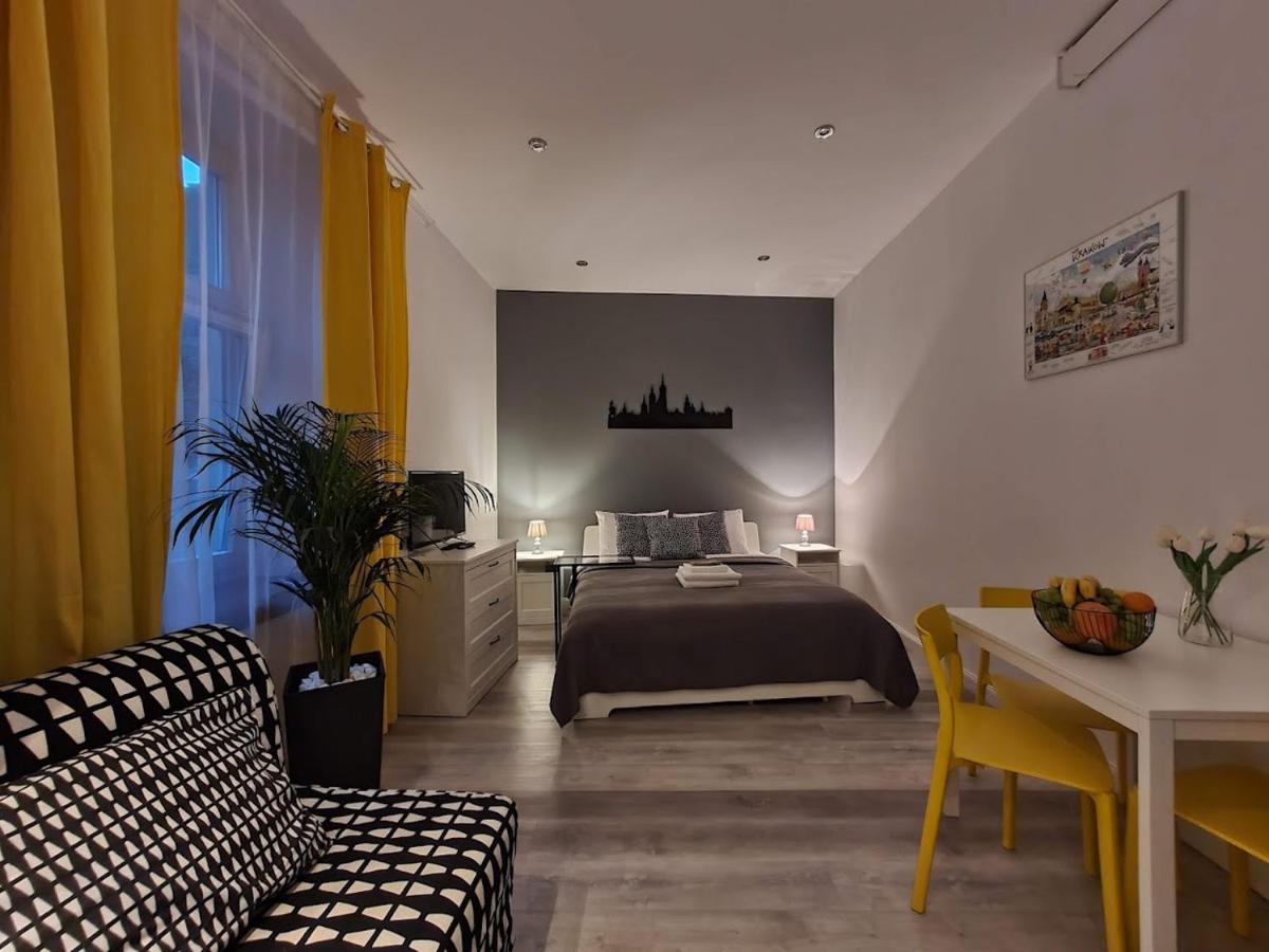 L-2 Center O&p Apartfamily Apartment