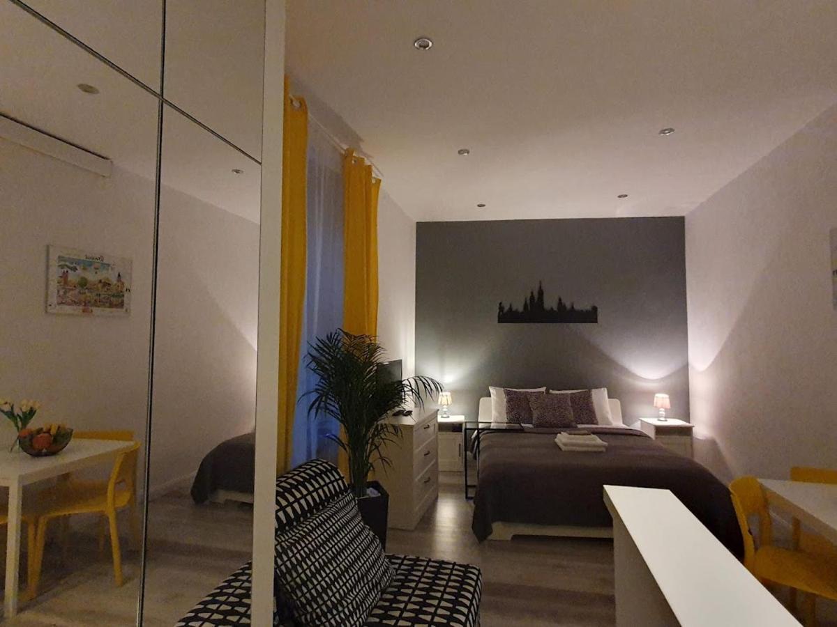 L-2 Center O&p Apartfamily *