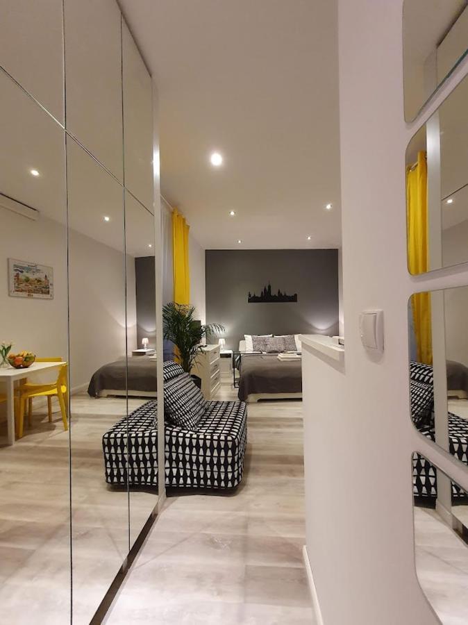 L-2 Center O&p Apartfamily