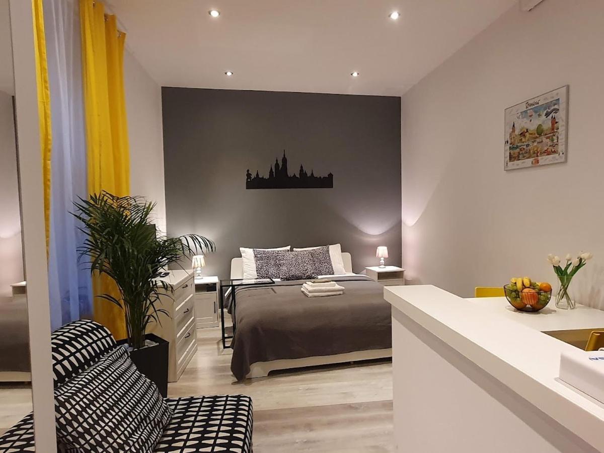 L-2 Center O&p Apartfamily Apartment