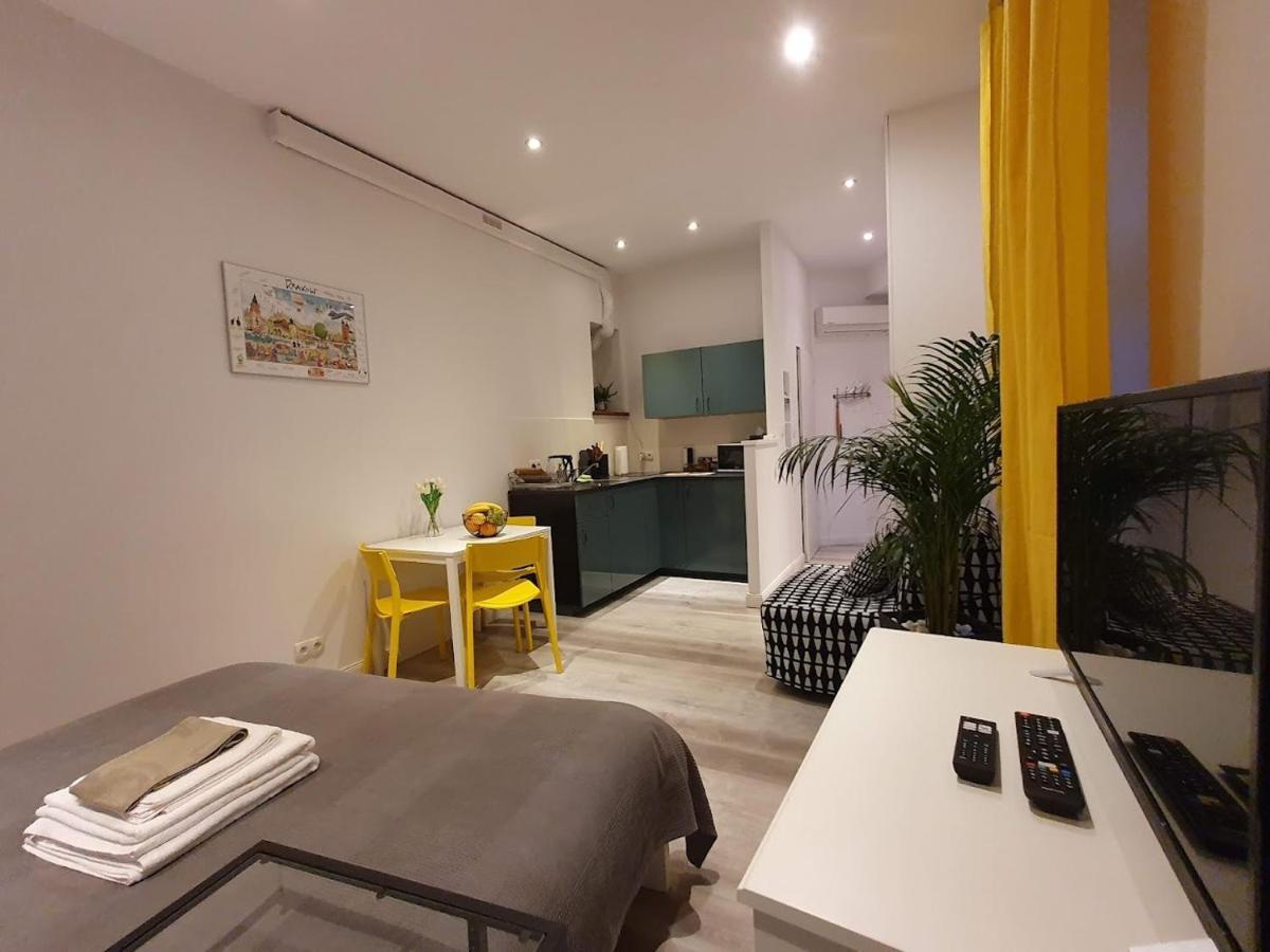 L-2 Center O&p Apartfamily Apartment